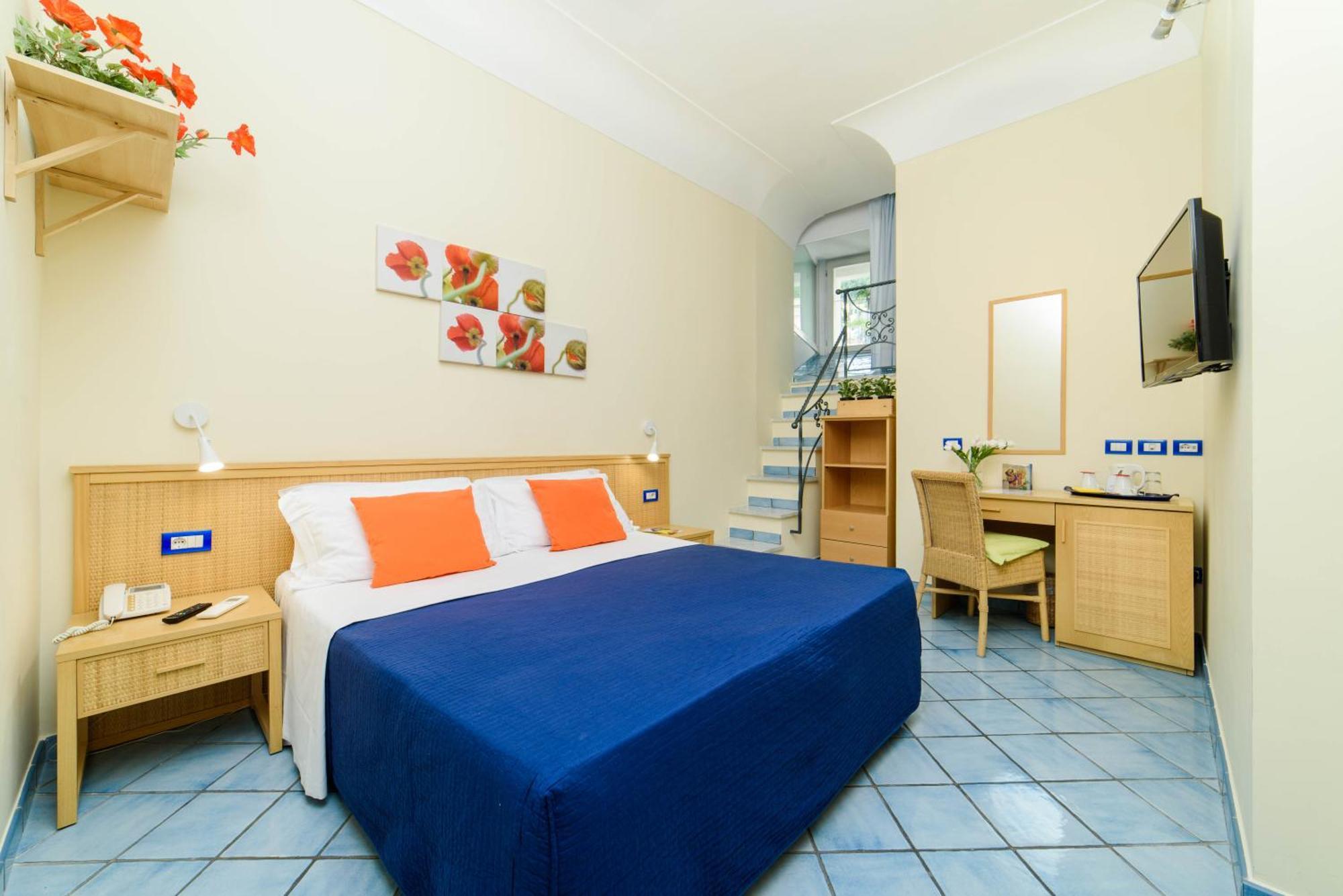 Hotel Sharon House 2*