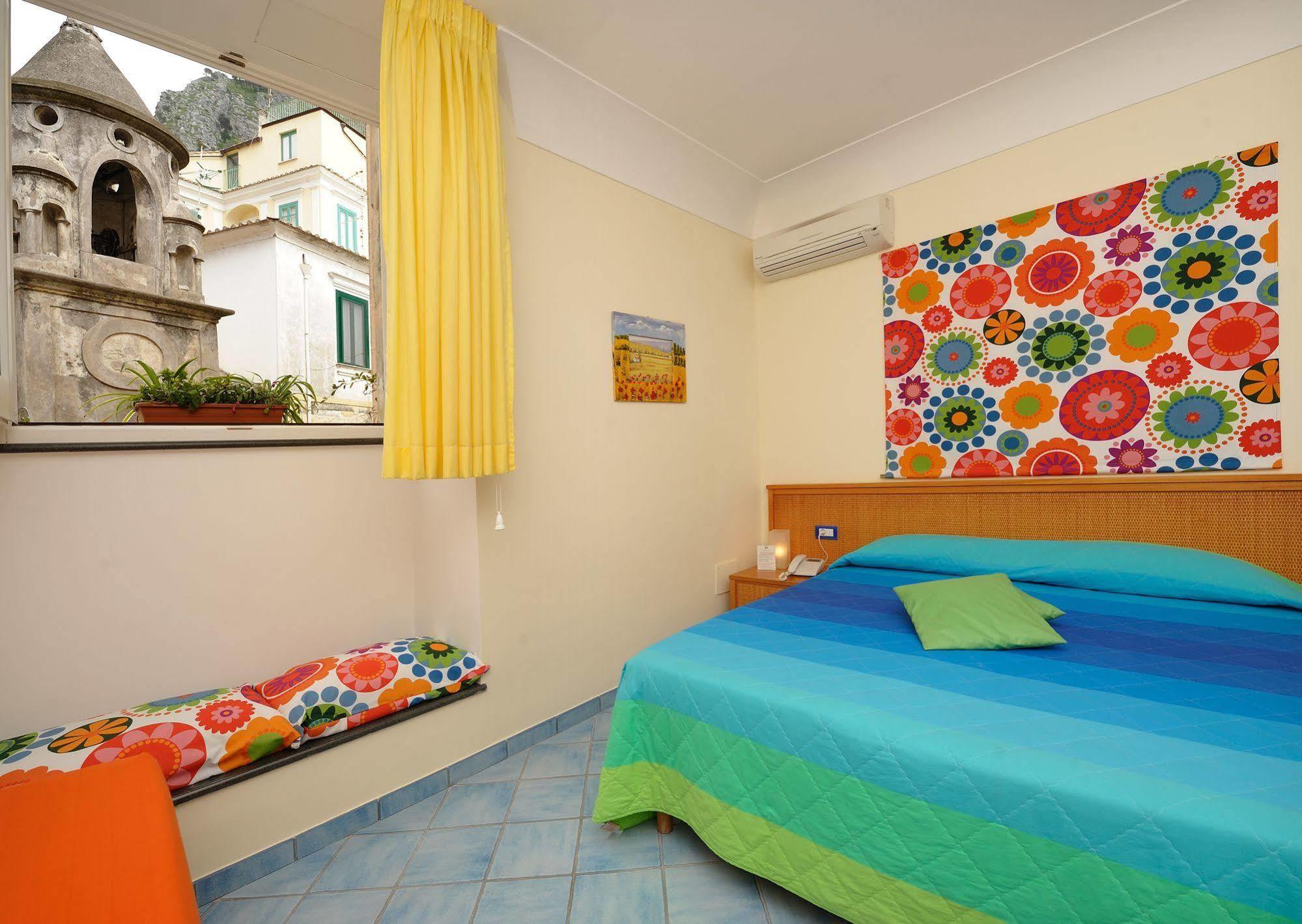 Sharon House 2*